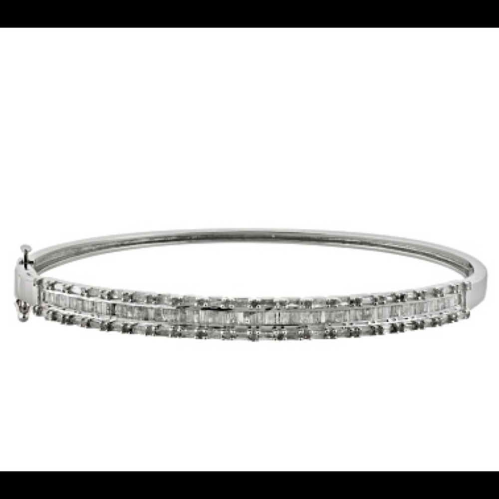 Diamond 1.75 ct Bangle Bracelet